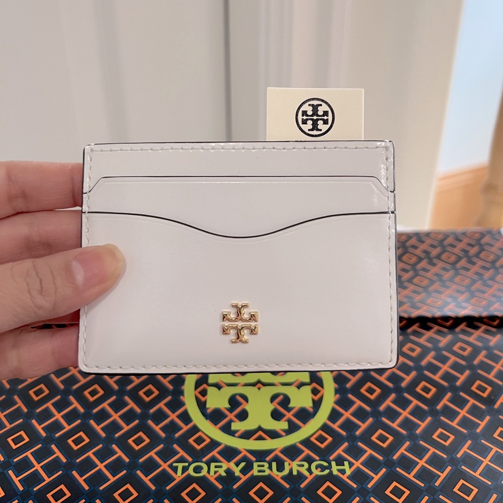New Tory Burch Emerson Card Case in Optic White Color